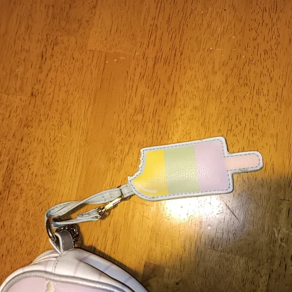 EUC LUV BETSEY BY BETSEY JOHNSON Pink Quilted Crossbody Bag Embroided Hearts - Picture 4 of 9